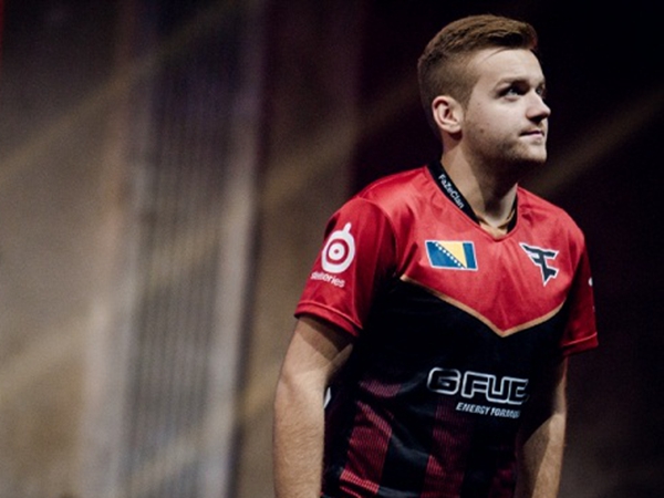 外网博主分析T1遭DDOS网络攻击原因：LCK反外挂程序被盗所导致